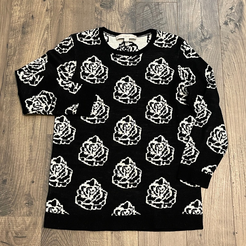 Loft Womens Black White Rose Floral Wool Blend Crew Neck Sweater Size M 357789